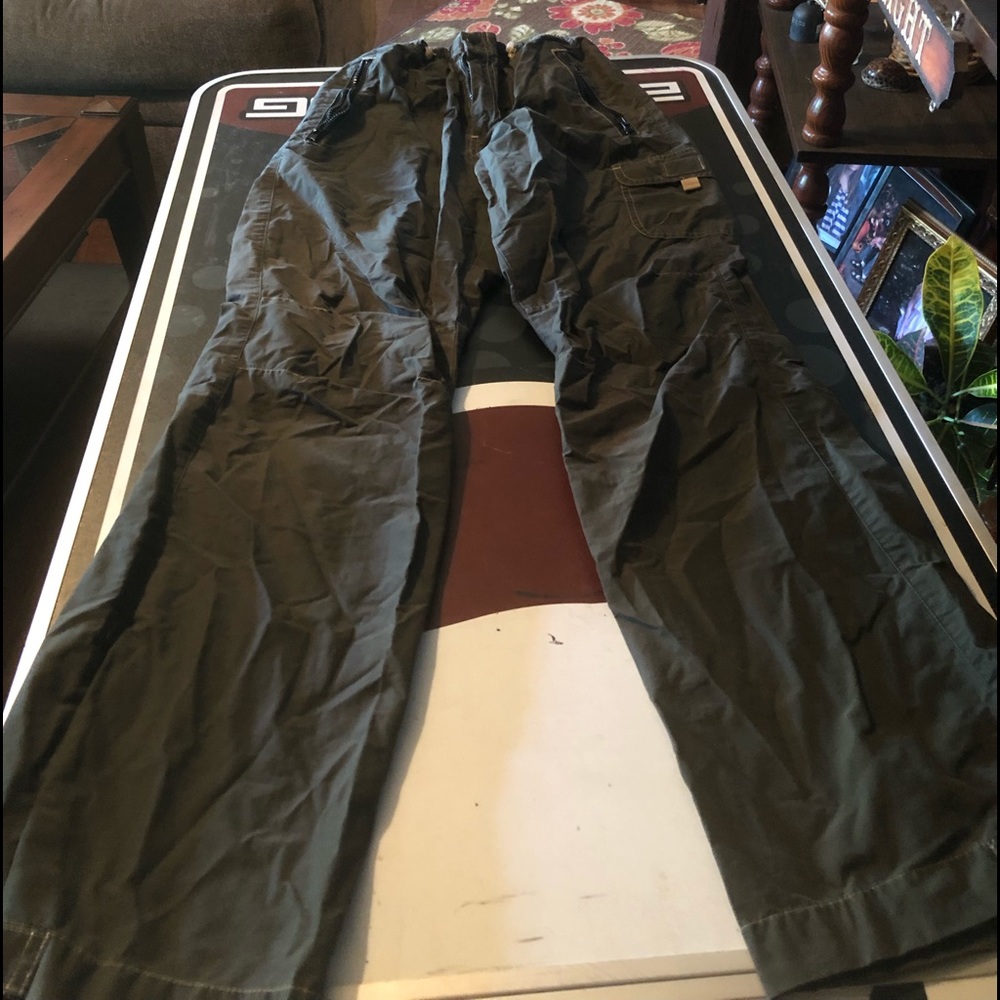 Aeropostale women’s cargo